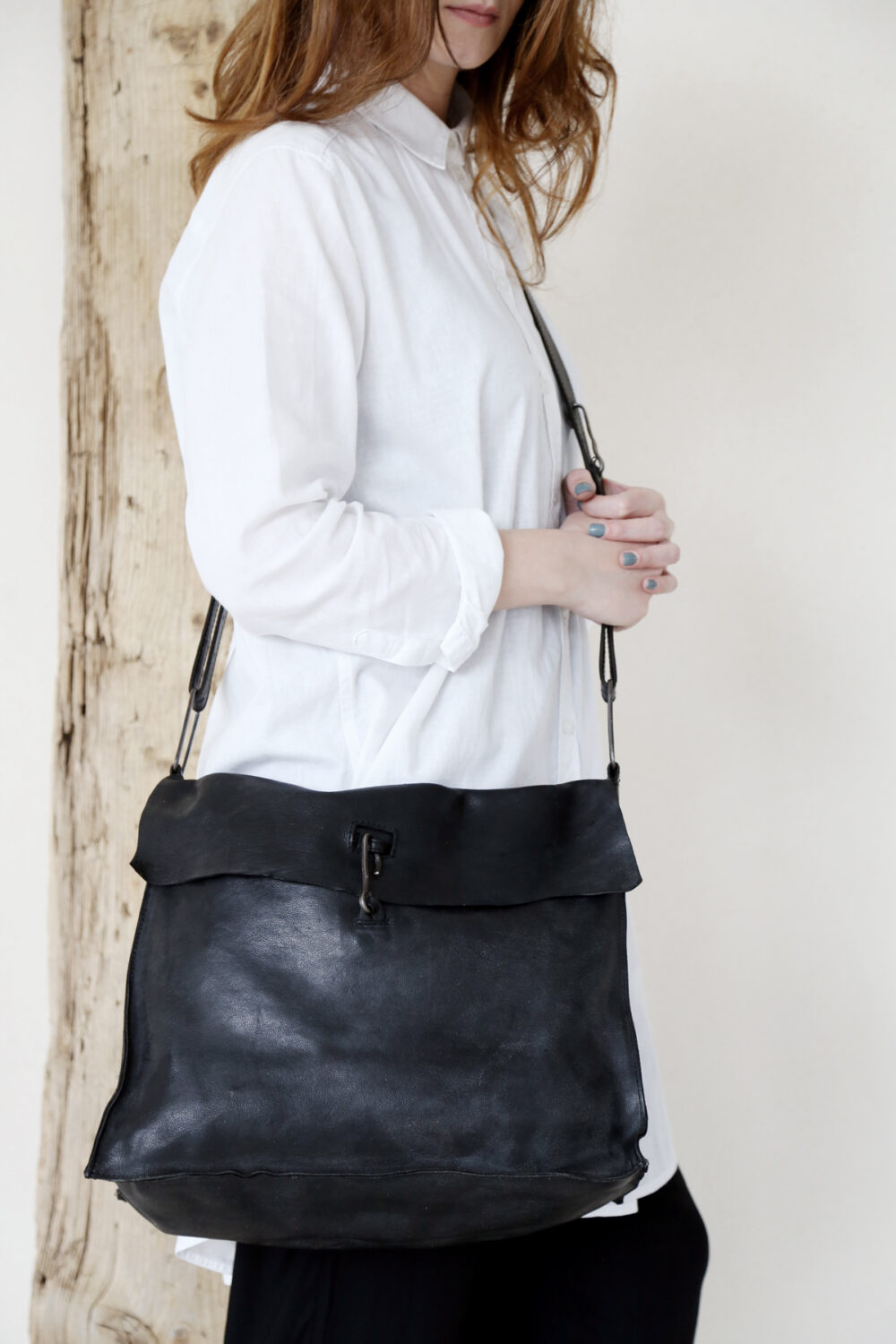 Doctor Crossbody Camel Black - Aged - Tagliovivo | Artisanal Leather Bags